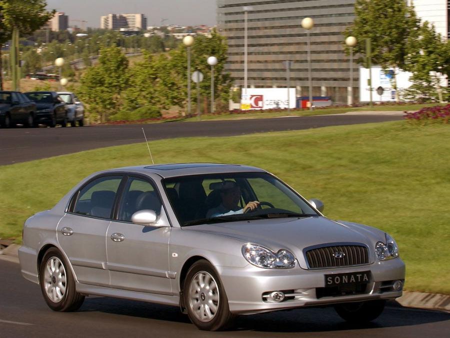  Hyundai Sonata 2001 года  (фото 12 из 16)